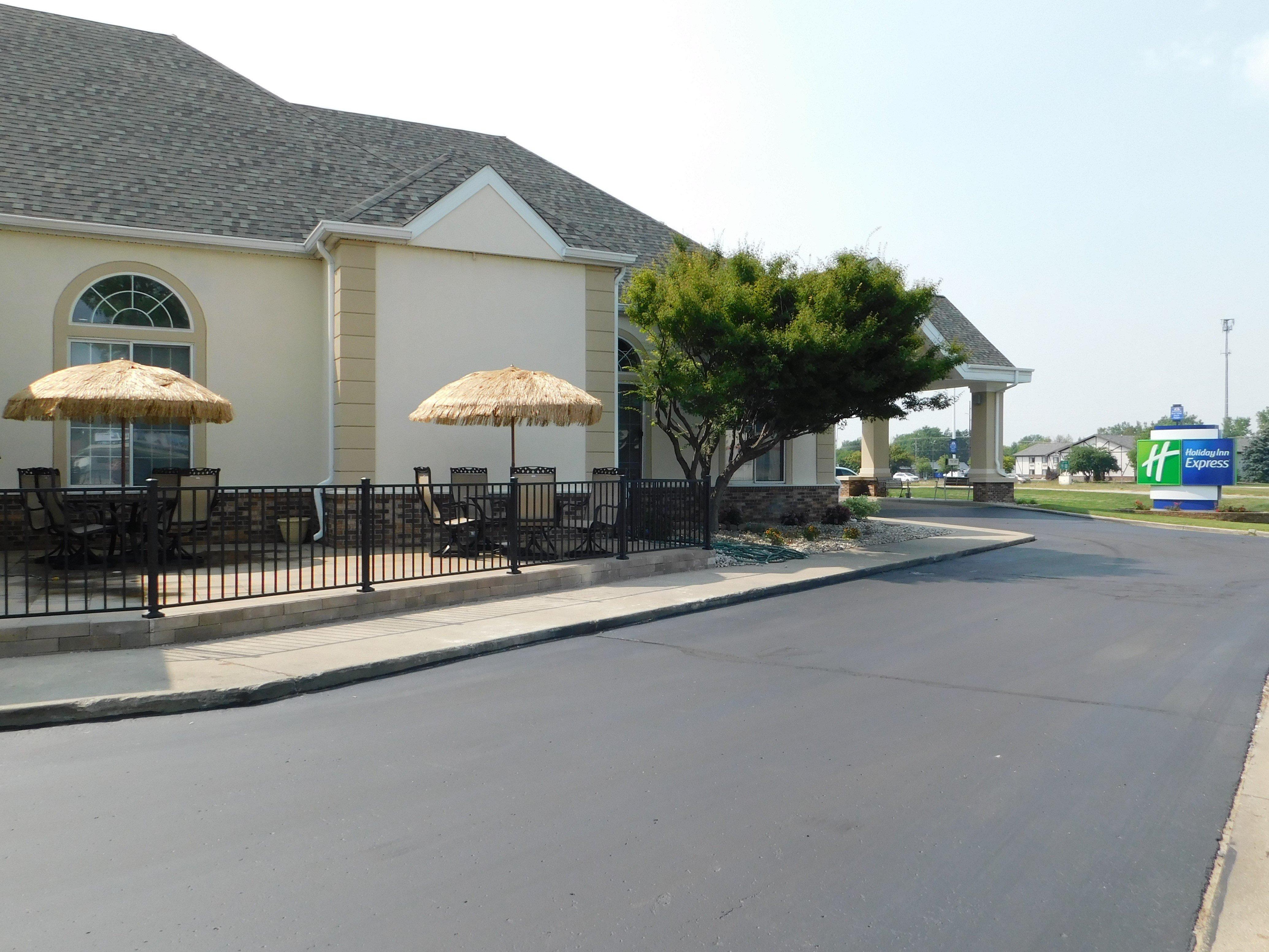 Holiday Inn Express Birch Run-Frankenmuth Area By Ihg Exterior photo